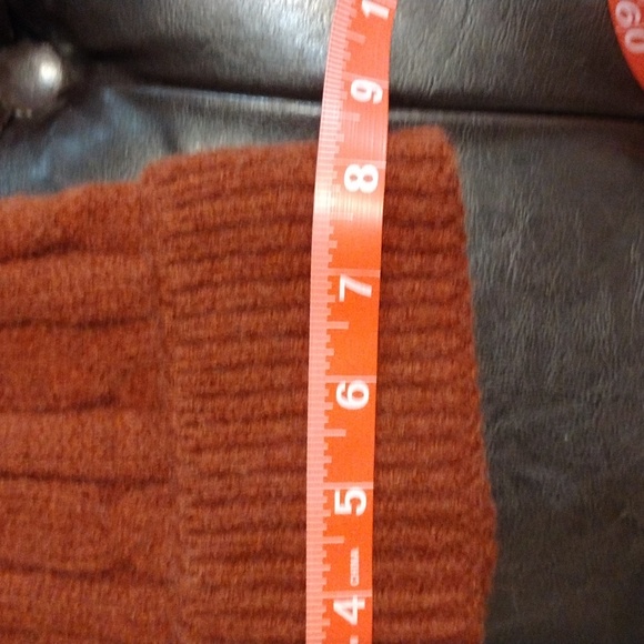 NWT Amazon Essentials Organge Beanie Hat - Picture 3 of 8